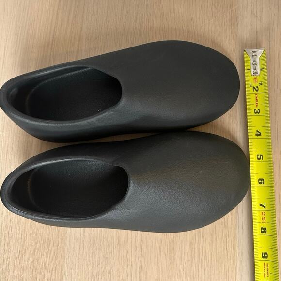 Yeezy Slides Slippers YZY SL-01 Black Size 4 - New - Picture 6 of 11